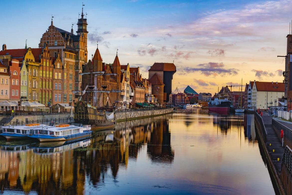 Swish Apartment -10 Min To Old Town Gdansk,Pkp & Shopping Mall Екстериор снимка